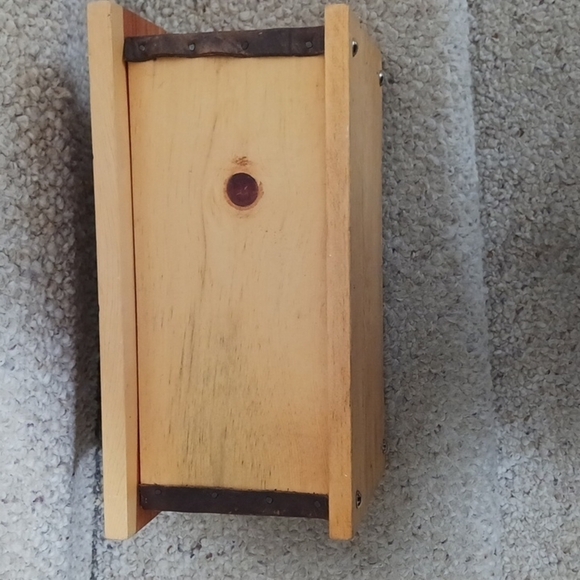 Vintage Handcrafted Small Jewelry Box/Chest - Picture 8 of 12